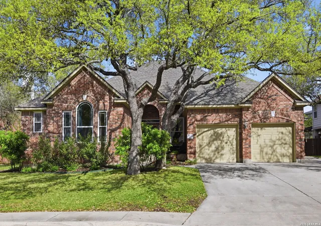 Photo 2 of Sale Pending at 1611 Overlook Crk, San Antonio, TX 78260 | MLS# 1952429 | Listing updated on 2026-04-09