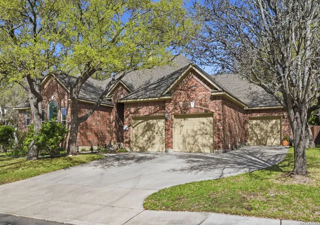 Photo 1 of Sale Pending at 1611 Overlook Crk, San Antonio, TX 78260 | MLS# 1952429 | Listing updated on 2026-04-09