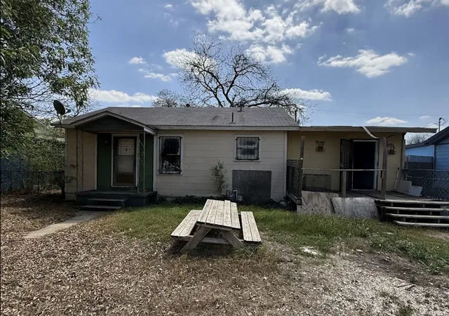 Photo 1 of Single family home for sale at 106 Wichita, San Antonio, TX 78225 | MLS# 1952431 | Listing updated on 2026-05-29