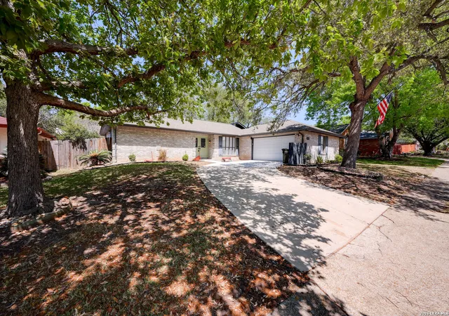 Photo 3 of Sale Pending at 3505 Wimbledon Dr, Schertz, TX 78108 | MLS# 1952470 | Listing updated on 2026-05-01