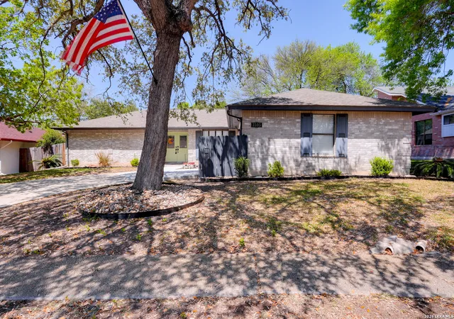Photo 3 of Sale Pending at 3505 Wimbledon Dr, Schertz, TX 78108 | MLS# 1952470 | Listing updated on 2026-05-01