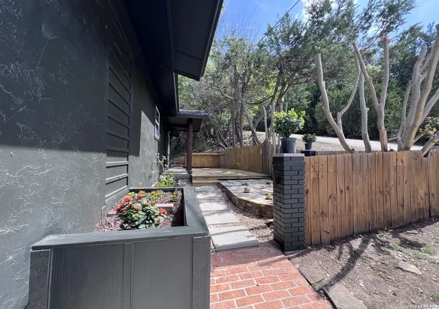 Photo 2 of Single family home for sale at 1156 Deerwood, Canyon Lake, TX 78133 | MLS# 1952472 | Listing updated on 2026-06-15