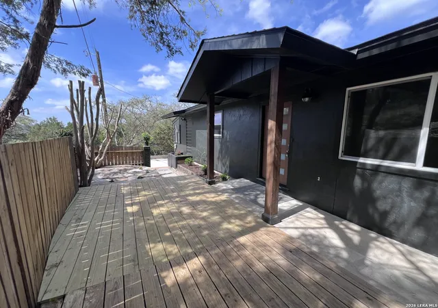 Photo 3 of Single family home for sale at 1156 Deerwood, Canyon Lake, TX 78133 | MLS# 1952472 | Listing updated on 2026-06-15