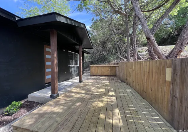Photo 4 of Single family home for sale at 1156 Deerwood, Canyon Lake, TX 78133 | MLS# 1952472 | Listing updated on 2026-06-15