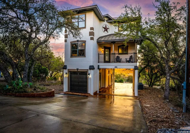 Photo 1 of Single family home for sale at 1065 Hillcrest Forest, Canyon Lake, TX 78133 | MLS# 1952503 | Listing updated on 2026-04-06