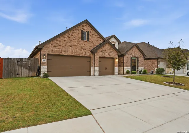 Photo 3 of Sale Pending at 333 Misty Sails, Cibolo, TX 78108 | MLS# 1952521 | Listing updated on 2026-04-08