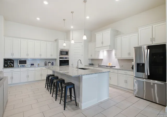 Photo 4 of Sale Pending at 333 Misty Sails, Cibolo, TX 78108 | MLS# 1952521 | Listing updated on 2026-04-08