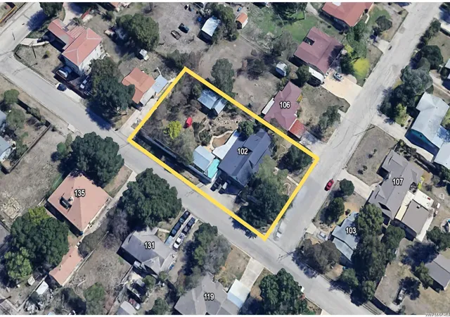 2nd image of 102 Gaiety Ln, San Antonio, TX 78219 | MLS# 1952523