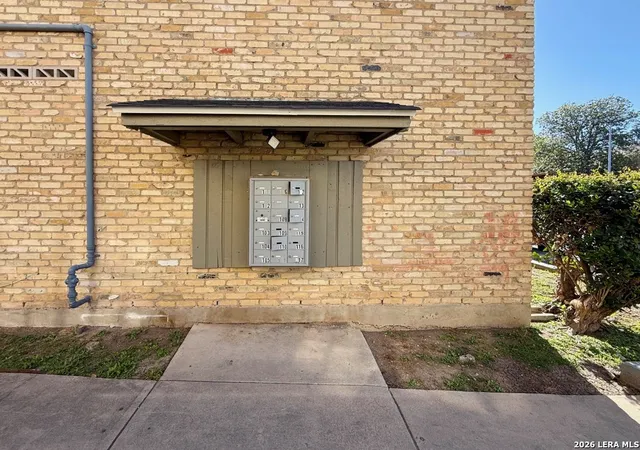 2nd image of 6611 Southpoint St #BLDG A UNIT 105, San Antonio, TX 78229 | MLS# 1952552