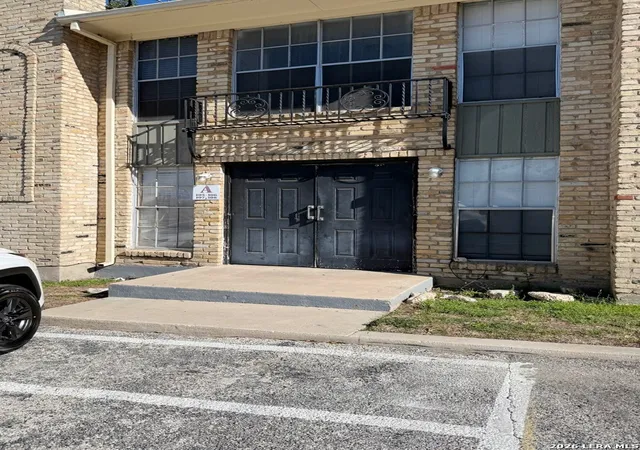 3rd image of 6611 Southpoint St #BLDG A UNIT 105, San Antonio, TX 78229 | MLS# 1952552