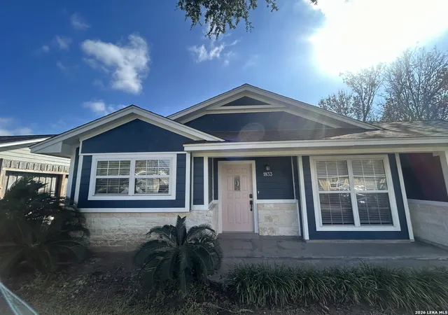 Photo 3 of Single family home for sale at 1833 Maple Ave, Orange, TX 77632 | MLS# 1952560 | Listing updated on 2026-06-22