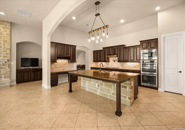 Photo 4 of Single family home for sale at 8907 Irving Hill, Boerne, TX 78015 | MLS# 1952598 | Listing updated on 2026-03-27