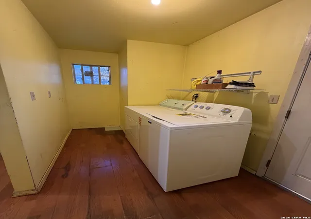 Photo 3 of Sale Pending at 437 Glendale, San Antonio, TX 78237 | MLS# 1952603 | Listing updated on 2026-04-09