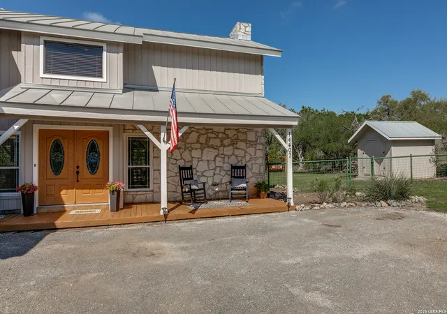 Photo 3 of Sale Pending at 14407 Star Cross Trl, Helotes, TX 78023 | MLS# 1952631 | Listing updated on 2026-04-06