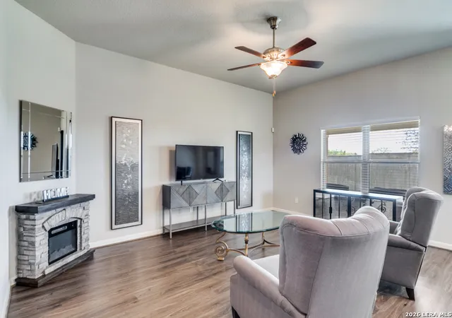 Photo 4 of Sale Pending at 205 Parkview, Boerne, TX 78006 | MLS# 1952635 | Listing updated on 2026-04-07
