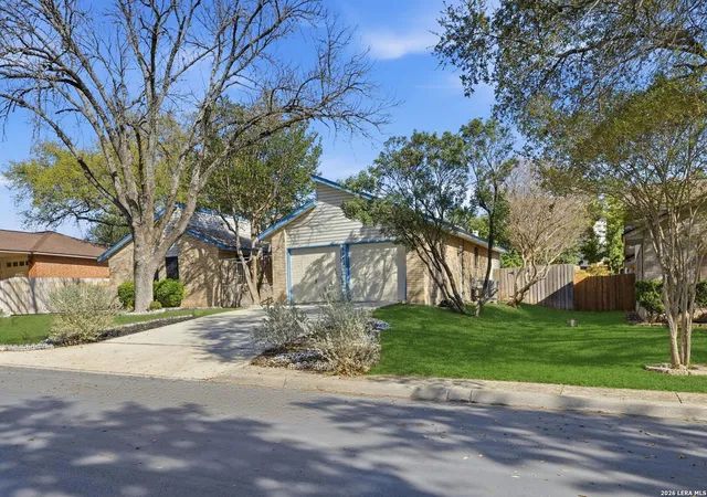 Photo 3 of Sale Pending at 6242 Madeleine Dr, San Antonio, TX 78229 | MLS# 1952658 | Listing updated on 2026-04-03