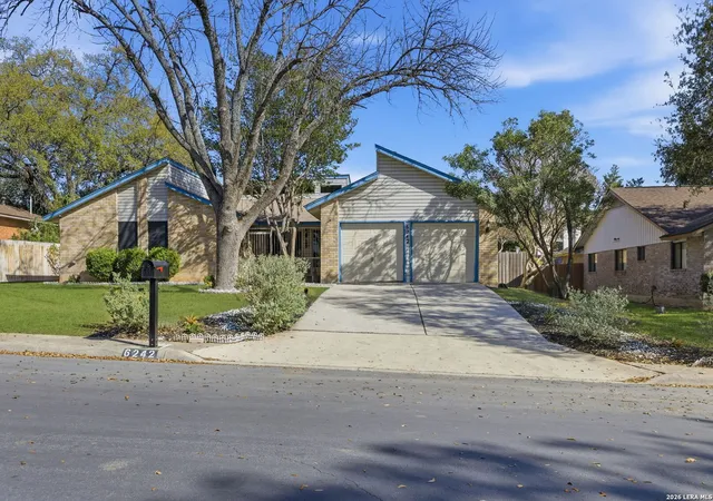Photo 3 of Sale Pending at 6242 Madeleine Dr, San Antonio, TX 78229 | MLS# 1952658 | Listing updated on 2026-04-03