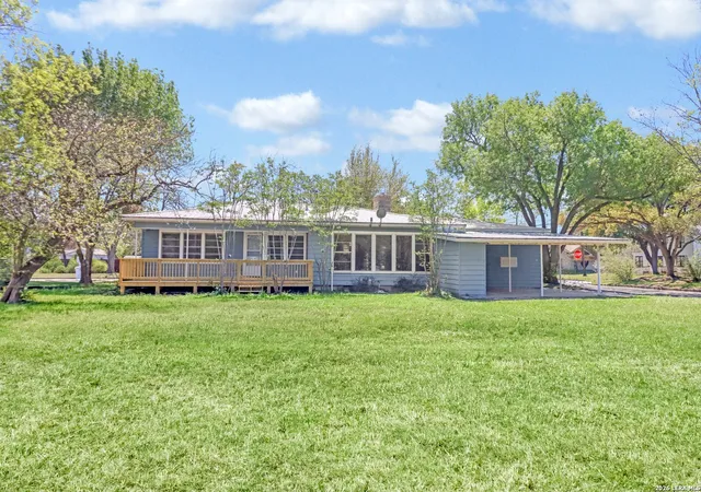Photo 3 of Sale Pending at 1052 E Humphreys, Seguin, TX 78155 | MLS# 1952704 | Listing updated on 2026-04-20