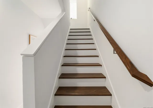 Photo 3 of Sale Pending at 303 W Cypress Unit 101, San Antonio, TX 78212 | MLS# 1952711 | Listing updated on 2026-05-05