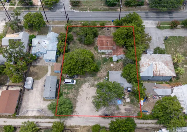 Photo 3 of Single family home for sale at 1622 Pine, San Antonio, TX 78208 | MLS# 1952717 | Listing updated on 2026-04-07