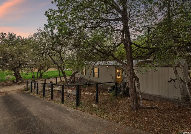 Photo 4 of Single family home for sale at 1331 Hammermill, Canyon Lake, TX 78133 | MLS# 1952726 | Listing updated on 2026-09-17