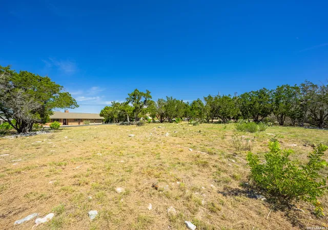 Photo 4 of Sale Pending at 698 Rim Rock, Kerrville, TX 78028 | MLS# 1952773 | Listing updated on 2026-08-03