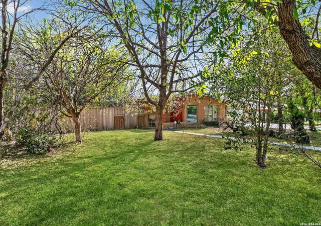 Photo 3 of Sale Pending at 100 Riviera Dr, San Antonio, TX 78213 | MLS# 1952780 | Listing updated on 2026-04-13