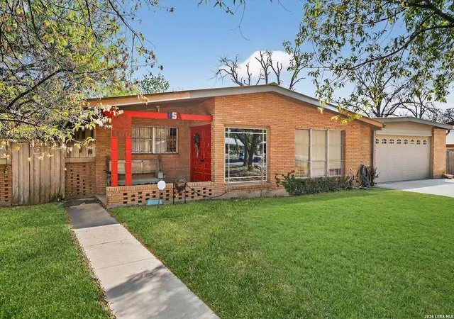 Photo 1 of Sale Pending at 100 Riviera Dr, San Antonio, TX 78213 | MLS# 1952780 | Listing updated on 2026-04-13