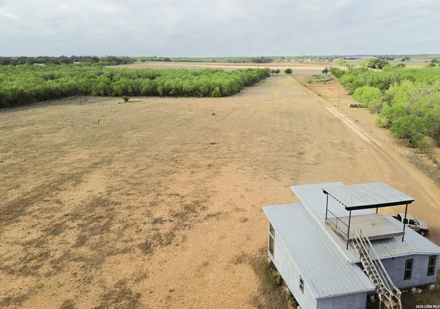 Photo 4 of House for sale at 872 Rodriguez, Pleasanton, TX 78064 | MLS# 1952786 | Listing updated on 2026-04-22