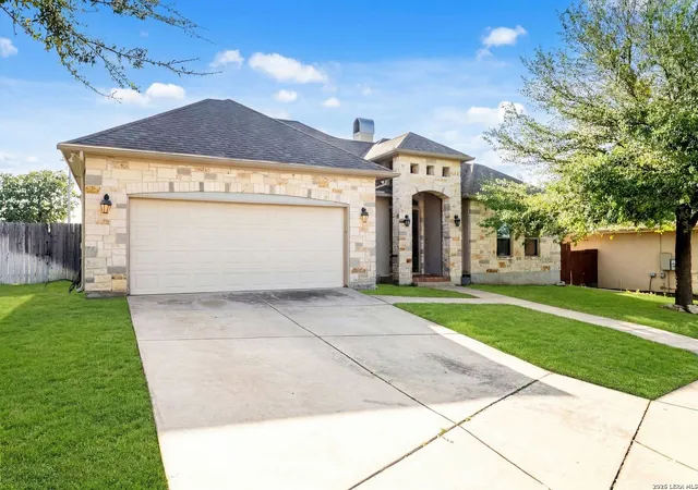Photo 4 of Single family home for sale at 104 S Elise Dr, La Vernia, TX 78121 | MLS# 1952823 | Listing updated on 2026-05-11