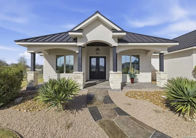 Photo 2 of Single family home for sale at 1020 Cielo Dr, Kerrville, TX 78028 | MLS# 1952834 | Listing updated on 2026-04-22