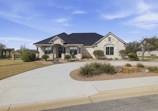 Photo 1 of Single family home for sale at 1020 Cielo Dr, Kerrville, TX 78028 | MLS# 1952834 | Listing updated on 2026-04-22