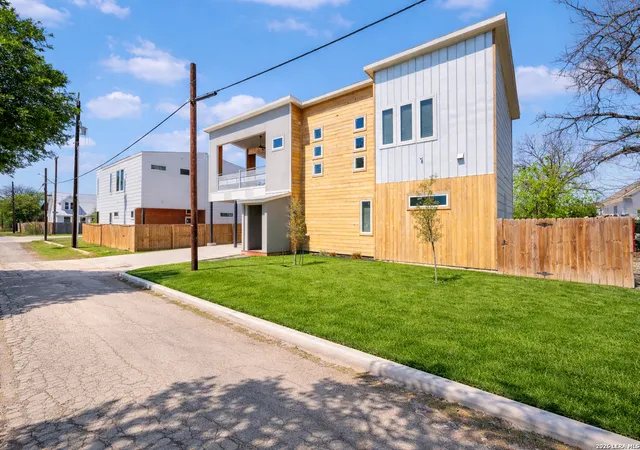 Photo 3 of Condo for sale at 511 Sharer #1, San Antonio, TX 78208 | MLS# 1952835 | Listing updated on 2026-09-09