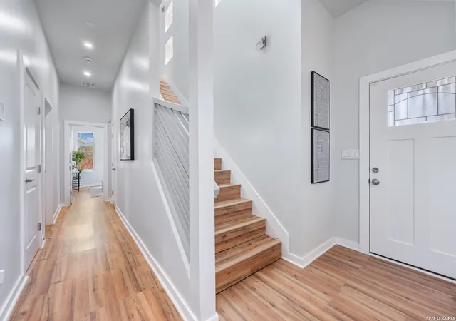 Listing Photo 4 - Condo for sale in building located at 511 Sharer, San Antonio, TX 78208 - Unit #1