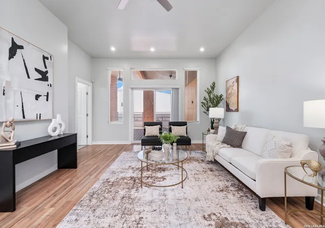 Listing Photo 5 - Condo for sale in building located at 511 Sharer, San Antonio, TX 78208 - Unit #1