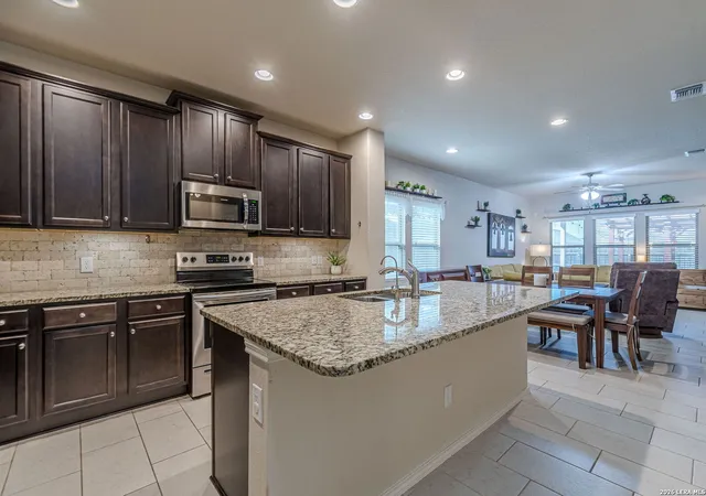 Photo 3 of Single family home for sale at 728 Rusty Gate Way, New Braunfels, TX 78130 | MLS# 1952837 | Listing updated on 2026-04-07