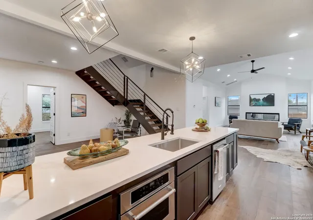 Photo 4 of Single family home for sale at 101 Haynes, San Antonio, TX 78210 | MLS# 1952862 | Listing updated on 2026-05-13