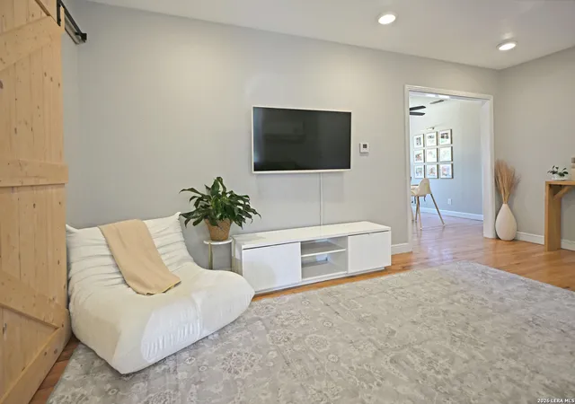 Photo 3 of Single family home for sale at 315 Winburn, Schertz, TX 78154 | MLS# 1952878 | Listing updated on 2026-04-07