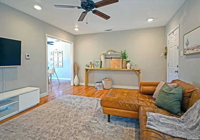 Photo 4 of Single family home for sale at 315 Winburn, Schertz, TX 78154 | MLS# 1952878 | Listing updated on 2026-04-07