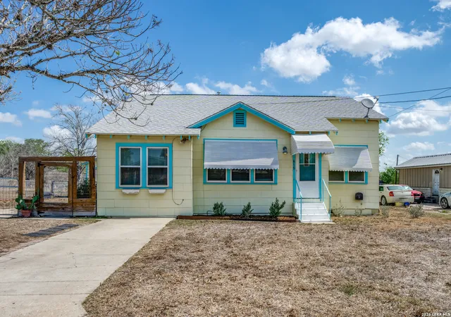 Photo 1 of Single family home for sale at 615 Main, Karnes City, TX 78118 | MLS# 1952896 | Listing updated on 2026-07-20