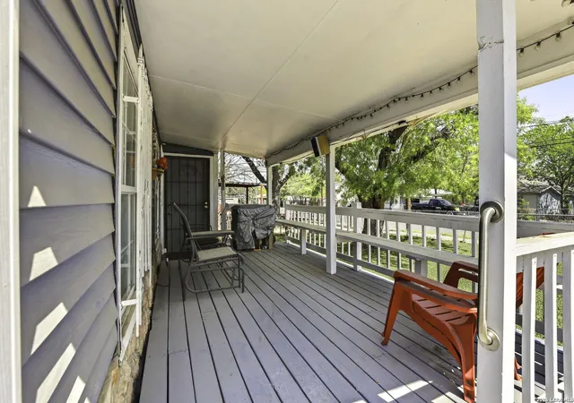 Photo 3 of Sale Pending at 521 N San Joaquin, San Antonio, TX 78228 | MLS# 1952907 | Listing updated on 2026-05-04