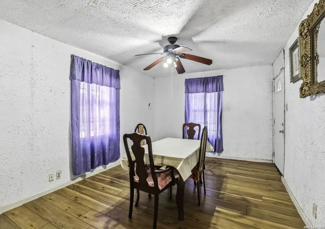 Photo 4 of Sale Pending at 521 N San Joaquin, San Antonio, TX 78228 | MLS# 1952907 | Listing updated on 2026-05-04