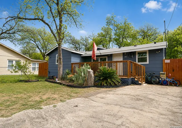 1st image of 410 N Crisp, Uvalde, TX 78801 | MLS# 1952926