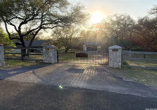 Photo 3 of Sale Pending at 28035 Axis Dr, Boerne, TX 78006 | MLS# 1952946 | Listing updated on 2026-04-30