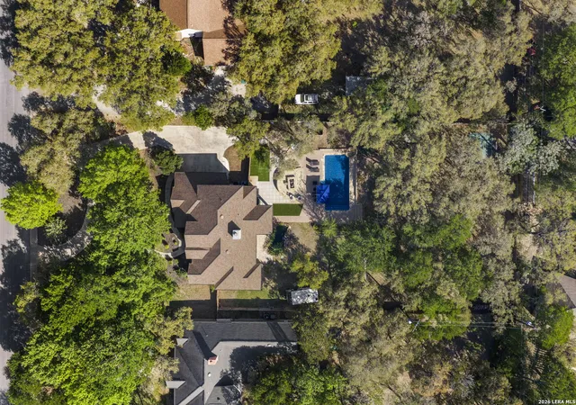 Photo 3 of Sale Pending at 10918 Hunters Way, Helotes, TX 78023 | MLS# 1952967 | Listing updated on 2026-04-08