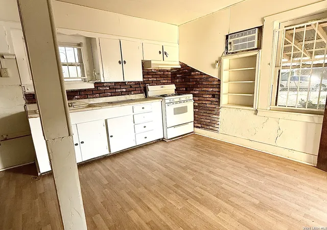 Photo 4 of Single family home for sale at 343 Ceralvo, San Antonio, TX 78207 | MLS# 1953002 | Listing updated on 2026-09-16
