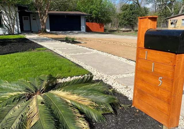 Photo 1 of Sale Pending at 115 Roleto Dr, San Antonio, TX 78213 | MLS# 1953042 | Listing updated on 2026-04-10