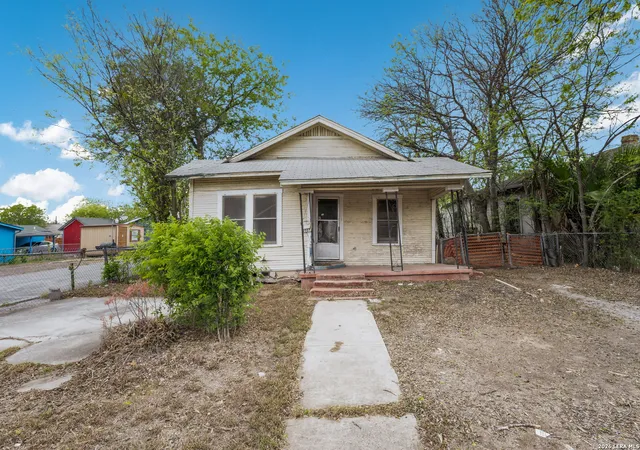 Photo 3 of Single family home for sale at 3007 Buena Vista, San Antonio, TX 78207 | MLS# 1953070 | Listing updated on 2026-05-31