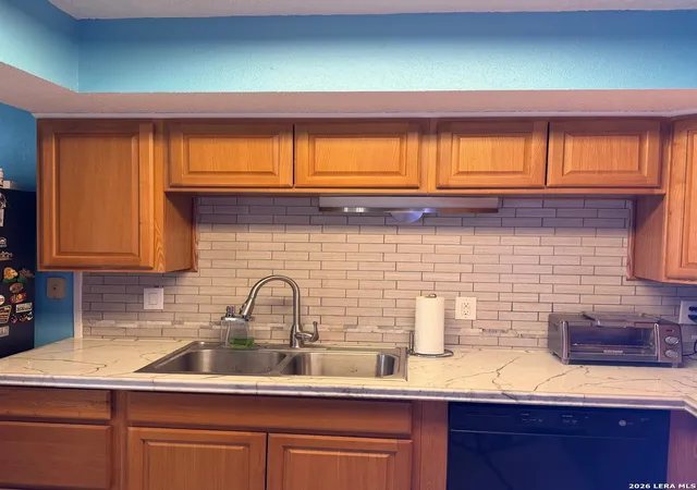 5th image of 7123 Thrush View #17, San Antonio, TX 78209 | MLS# 1953118