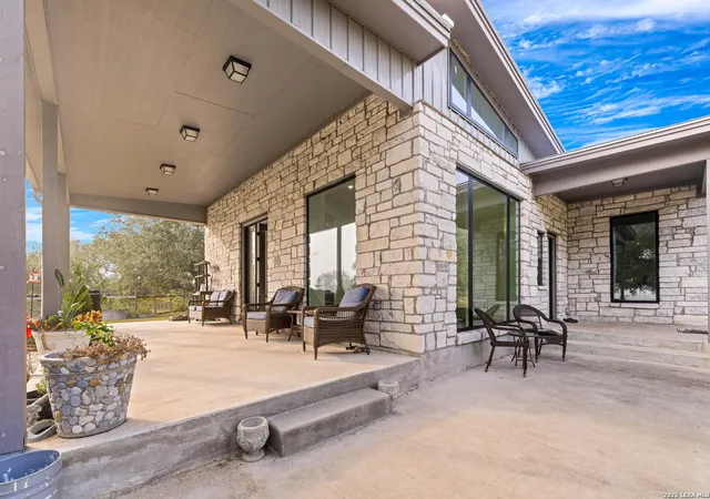 1st image of 7915 County Road 203, Beeville, TX 78102 | MLS# 1953138